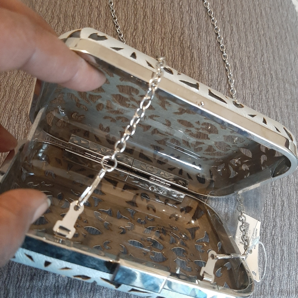 purse - Picture 2 of 2